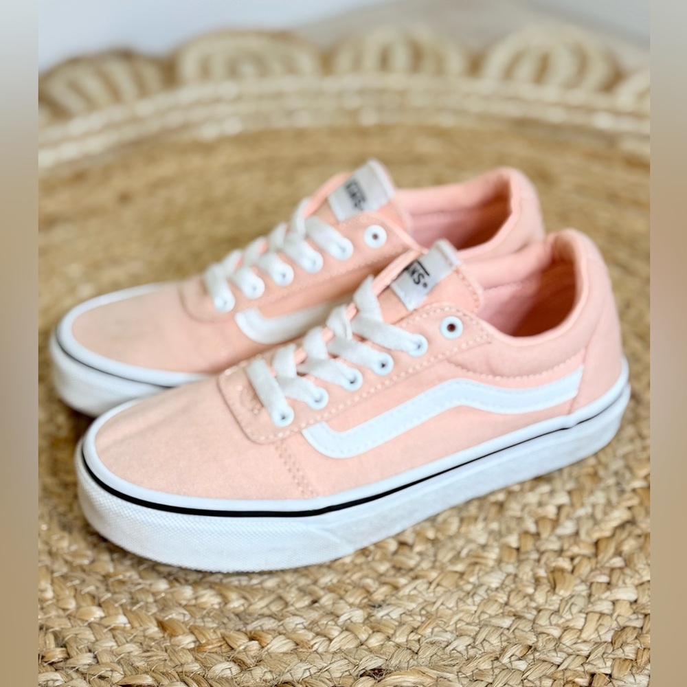 🌾 Classic Vans Ward Lowtop Sneakers